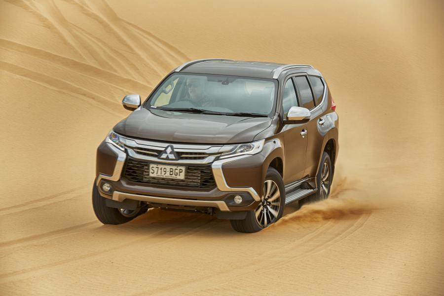 Mitsubishi Pajero Sport GLS 2015 года  (AU) (фото 4 из 8)